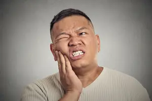 The 5 BEST tooth abscess antibiotics for tooth infections. LATEST RECOMMENDATIONS - By Dr. Richard Mitchell.
